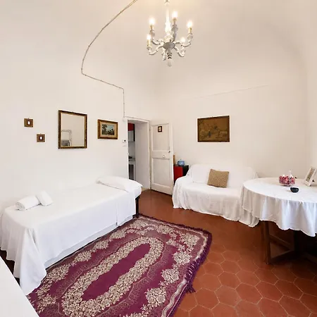 Apartment Hostdomus - Cassi
